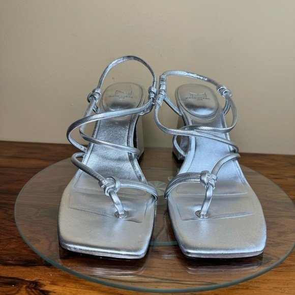 NEW Marc Fisher Giada Sandal in silver - Picture 5 of 16